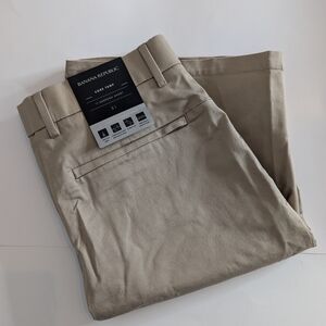NWT Banana Republic Core Temp Emerson Shorts 11" men's size 31W khaki